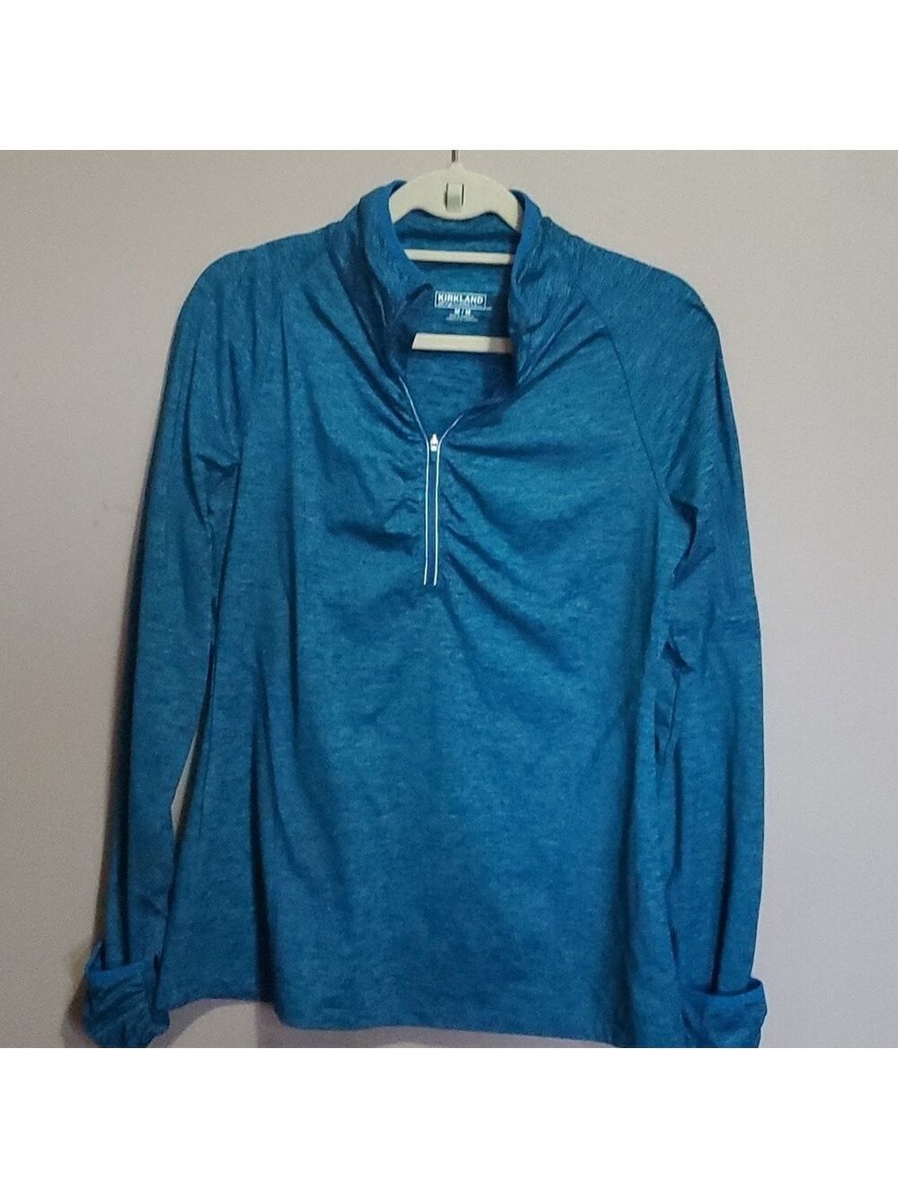 Kirkland top size medium